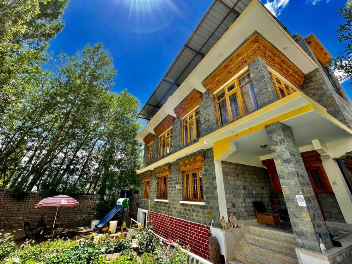Hidden Leaf Homestay Leh Bagian luar foto