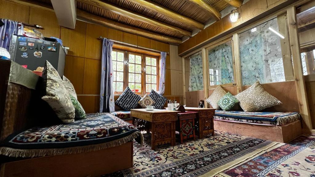 Hidden Leaf Homestay Leh Bagian luar foto