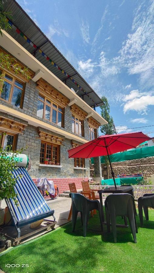 Hidden Leaf Homestay Leh Bagian luar foto