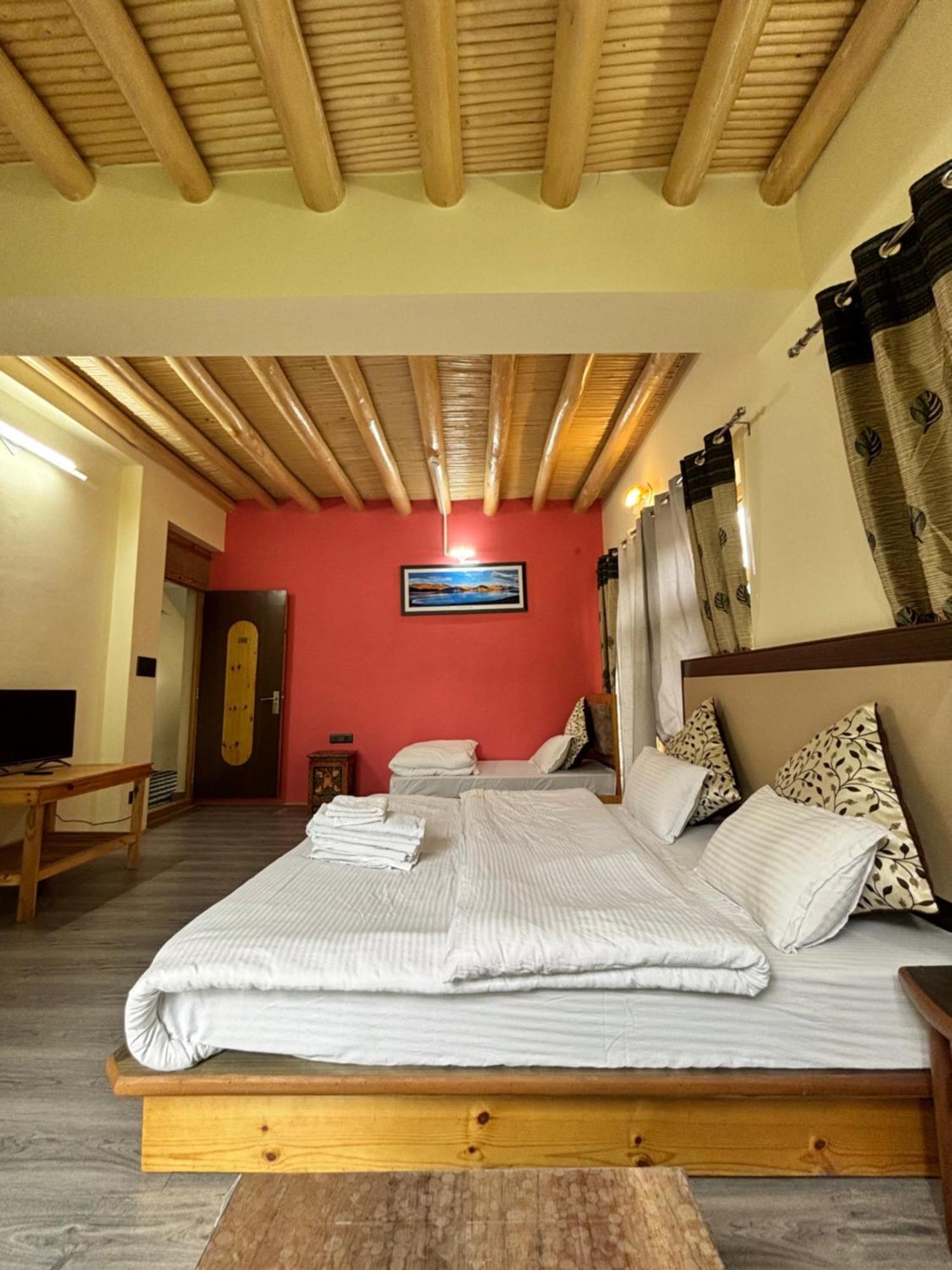 Hidden Leaf Homestay Leh Bagian luar foto